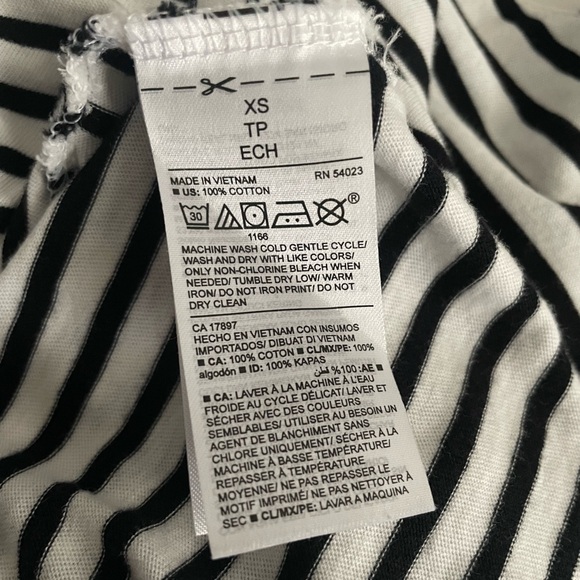 Old Navy Black and White Tank Top for Women in Size XS - Picture 4 of 4